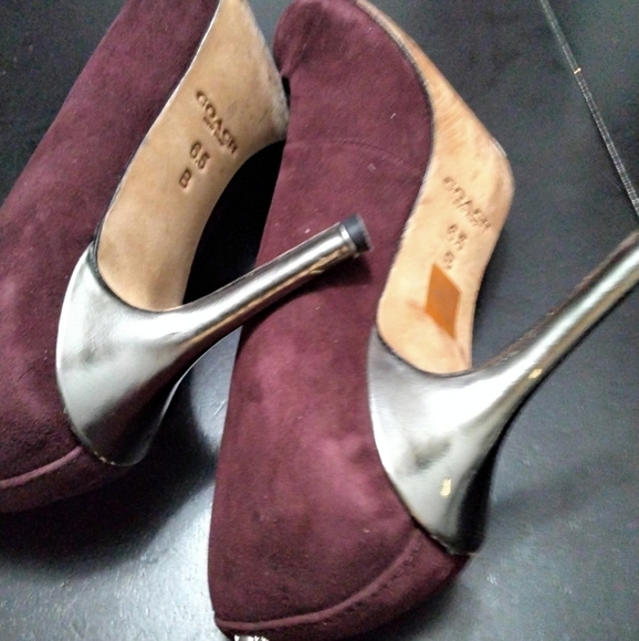 Coach Suede Waverly Pump - Picture 4 of 6